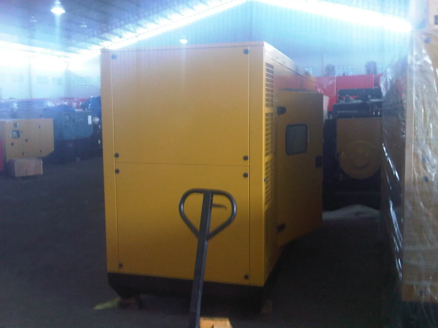 Genset Bekas Perkins Diesel Genset Perkins 1106 A - 70 TAG2 + Stamford 150 Kva Tahun 2015 Silent Type 9 genset perkins 1106 a  70 tag2 stamford 150 kva tahun 2015 silent type picture 9a